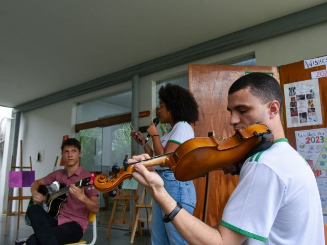 Campus Vitória realiza Show de Talentos durante intervalos