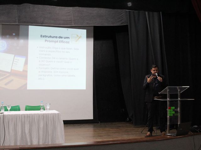 Semana de Letras do Campus Vitória celebra o tema “Sociedades em (dis)curso”