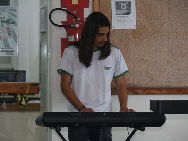 Campus Vitória realiza Semana do Livro, da Biblioteca e do Servidor