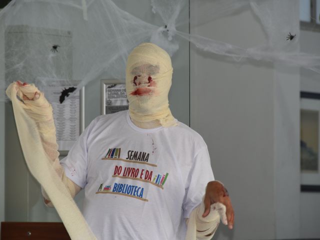 Campus Vitória realiza Semana do Livro, da Biblioteca e do Servidor