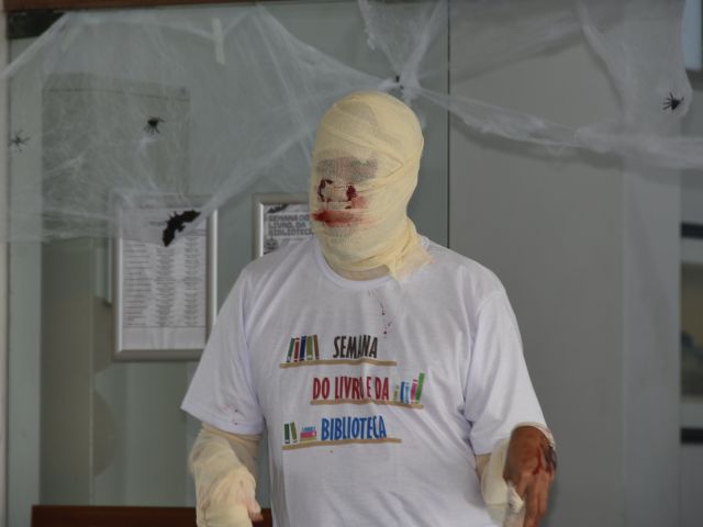 Campus Vitória realiza Semana do Livro, da Biblioteca e do Servidor