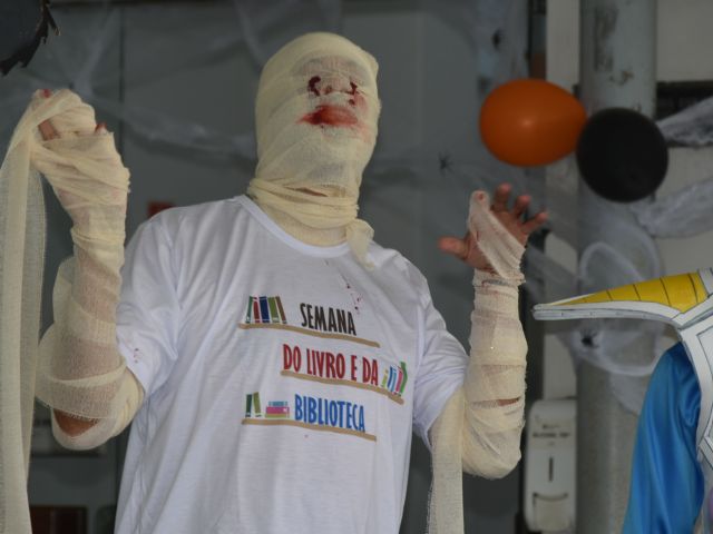Campus Vitória realiza Semana do Livro, da Biblioteca e do Servidor