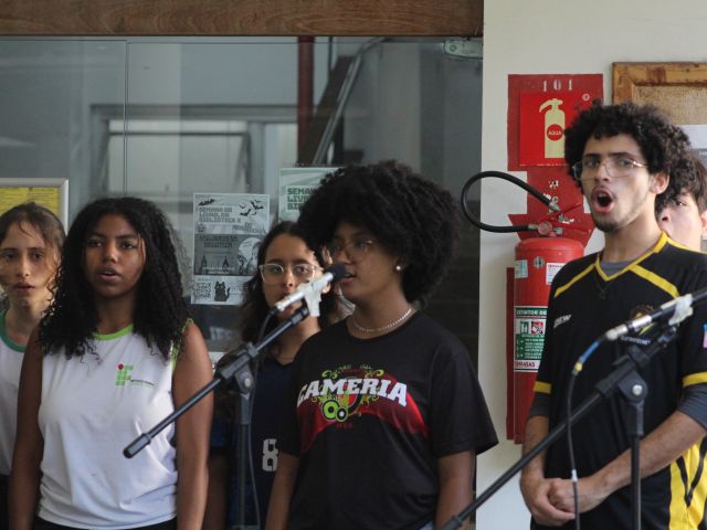Campus Vitória realiza Semana do Livro, da Biblioteca e do Servidor