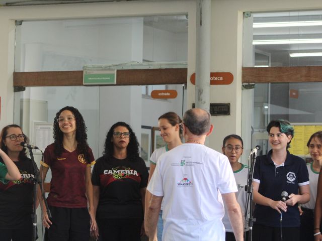 Campus Vitória realiza Semana do Livro, da Biblioteca e do Servidor