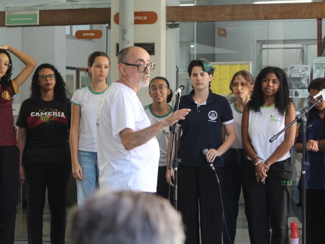 Campus Vitória realiza Semana do Livro, da Biblioteca e do Servidor