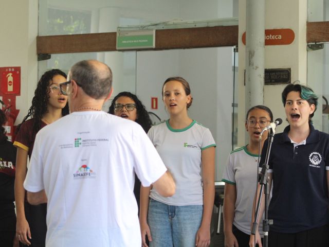 Campus Vitória realiza Semana do Livro, da Biblioteca e do Servidor