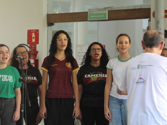Campus Vitória realiza Semana do Livro, da Biblioteca e do Servidor