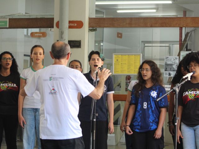 Campus Vitória realiza Semana do Livro, da Biblioteca e do Servidor