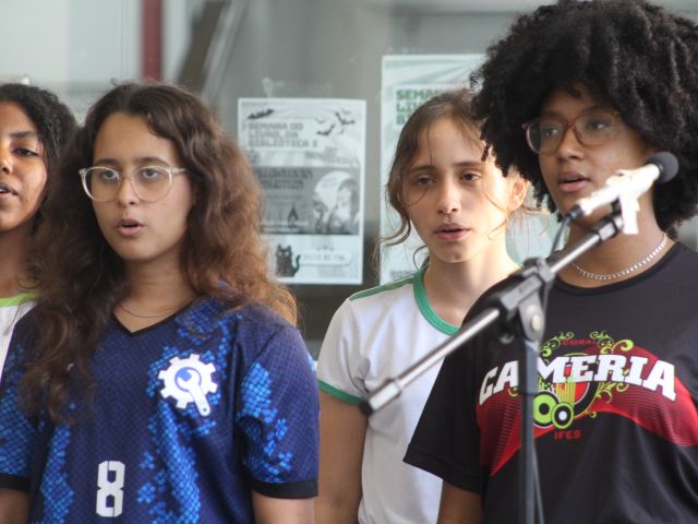 Campus Vitória realiza Semana do Livro, da Biblioteca e do Servidor