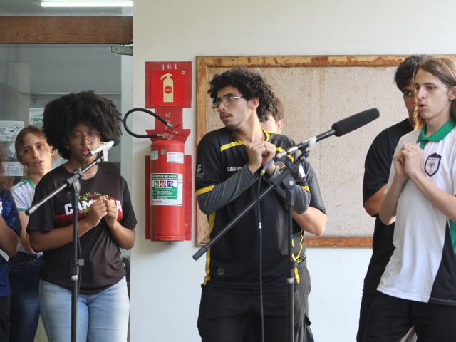 Campus Vitória realiza Semana do Livro, da Biblioteca e do Servidor