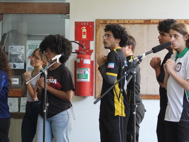 Campus Vitória realiza Semana do Livro, da Biblioteca e do Servidor