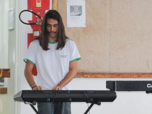 Campus Vitória realiza Semana do Livro, da Biblioteca e do Servidor