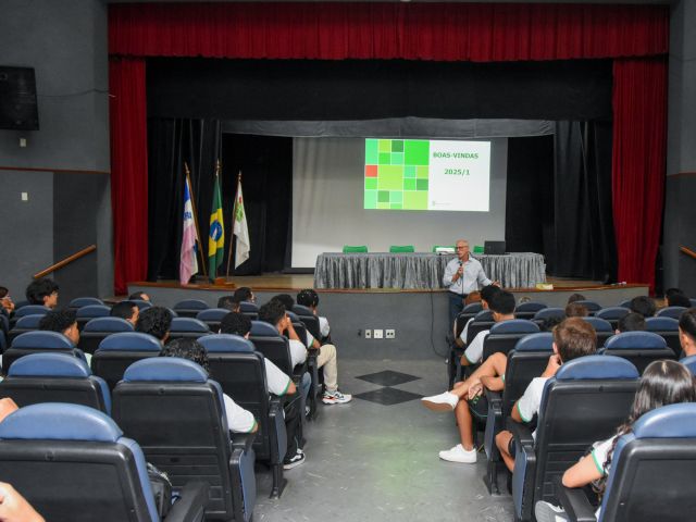 Estudantes novos são recebidos com programação especial em 6 de fevereiro