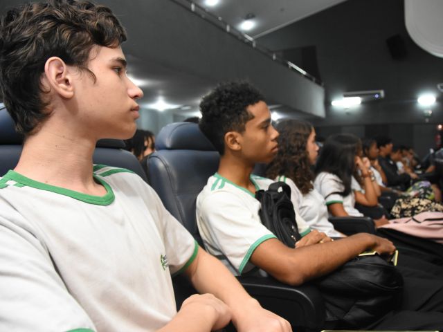 Estudantes novos são recebidos com programação especial em 6 de fevereiro