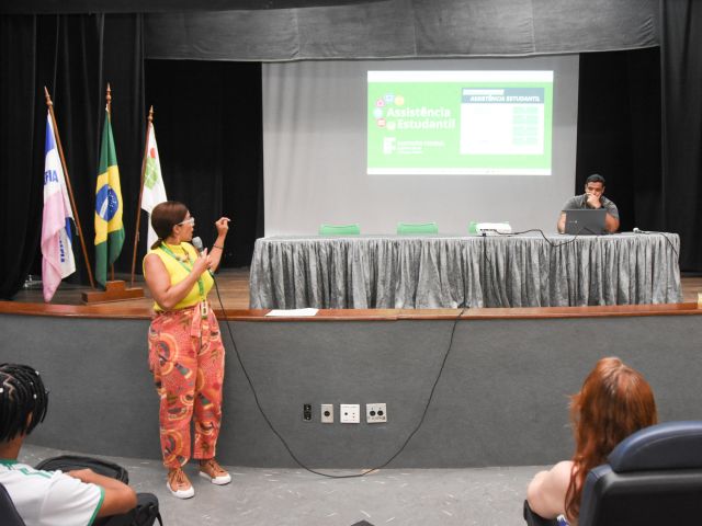 Estudantes novos são recebidos com programação especial em 6 de fevereiro