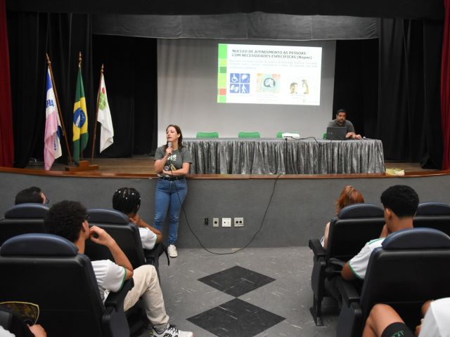 Estudantes novos são recebidos com programação especial em 6 de fevereiro