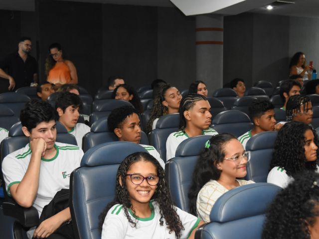 Estudantes novos são recebidos com programação especial em 6 de fevereiro