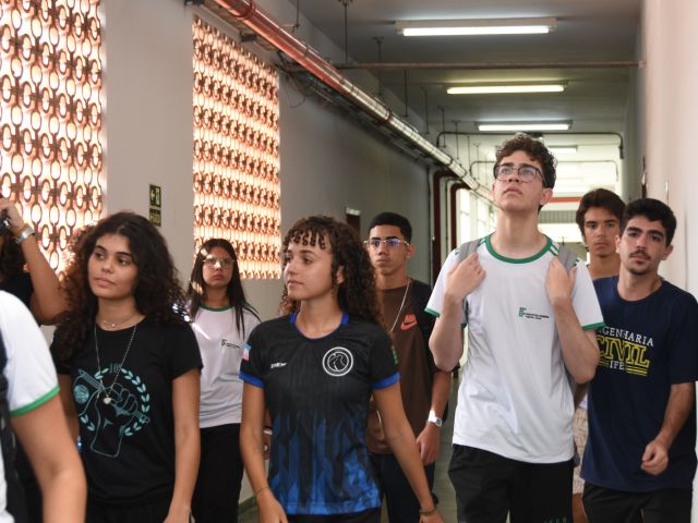 Estudantes novos são recebidos com programação especial em 6 de fevereiro