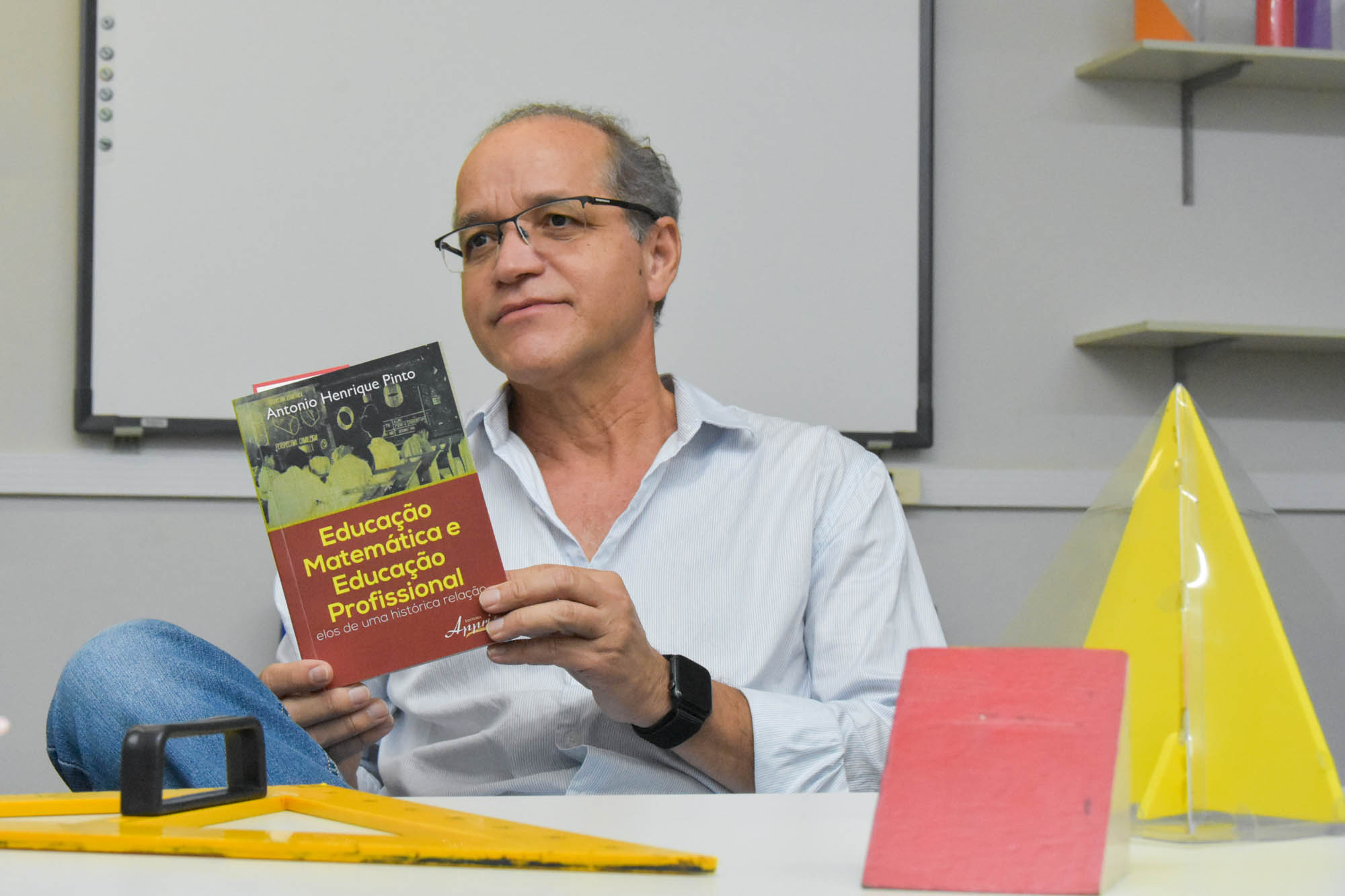 Antonio Henrique no Laboratório de Ensino de Matemática